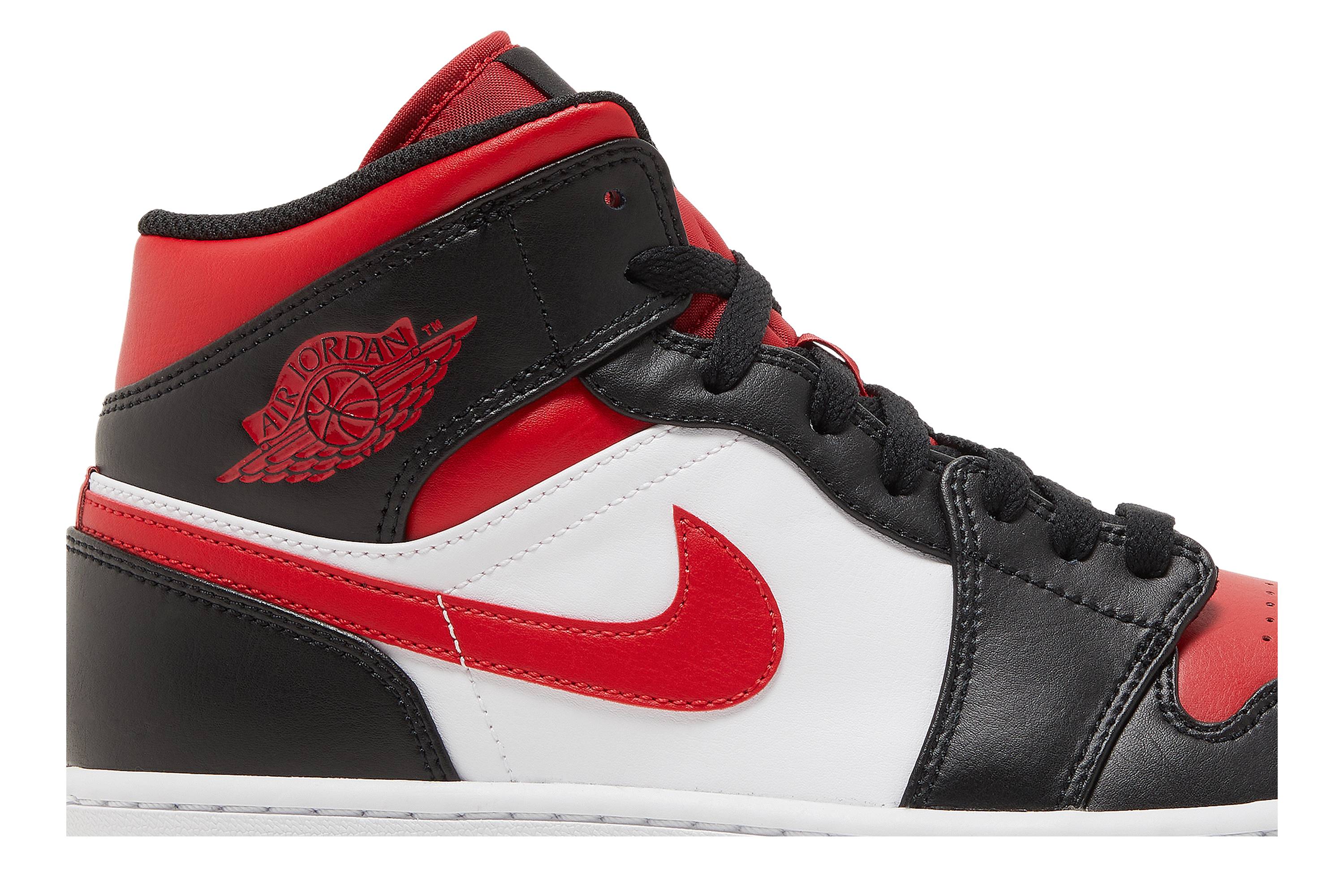 Air Jordan 1 Mid ‘Bred Toe’ (2022) 554724-079