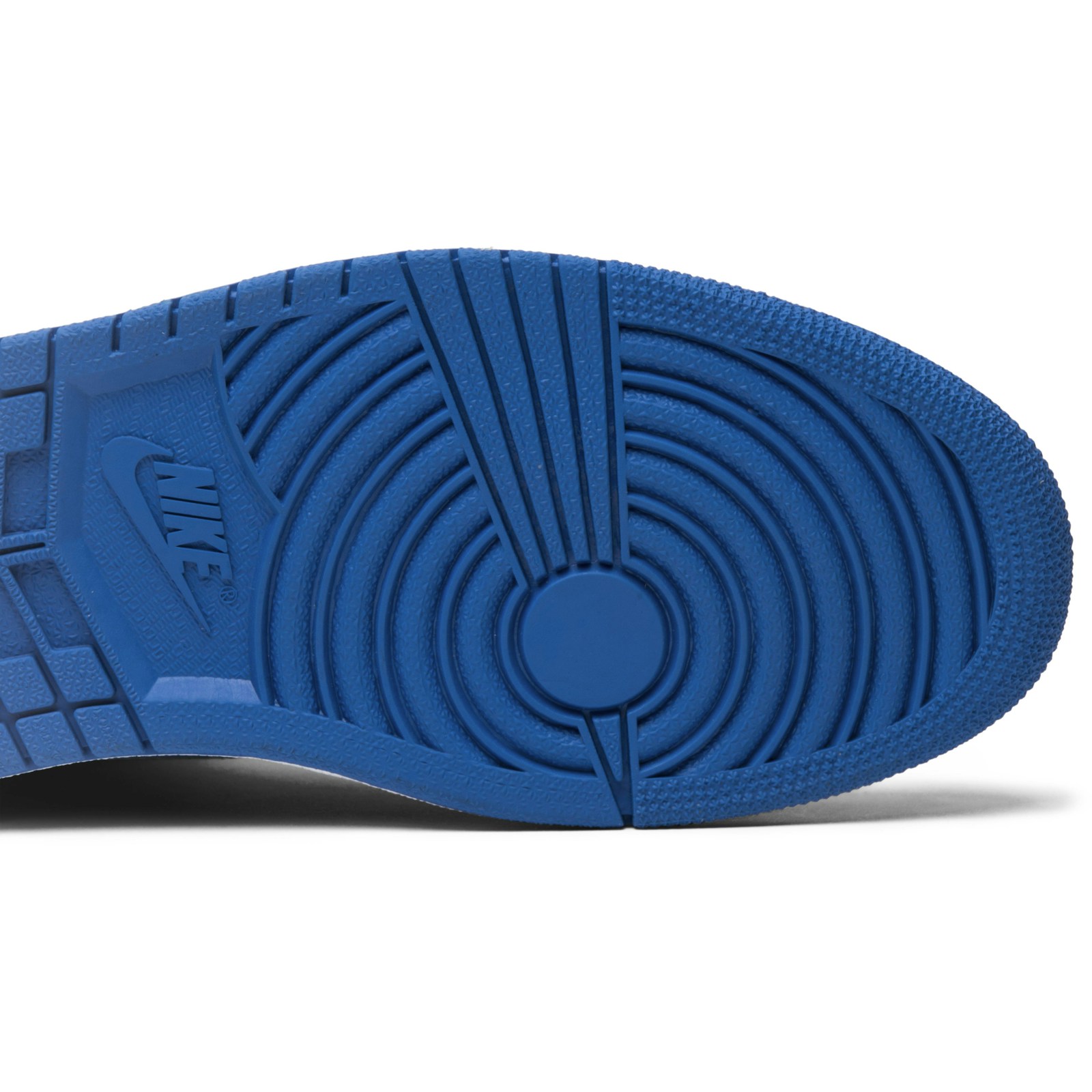air_jordan_1_retro_high_og__royal__2017_555088_007_4_90859.jpeg