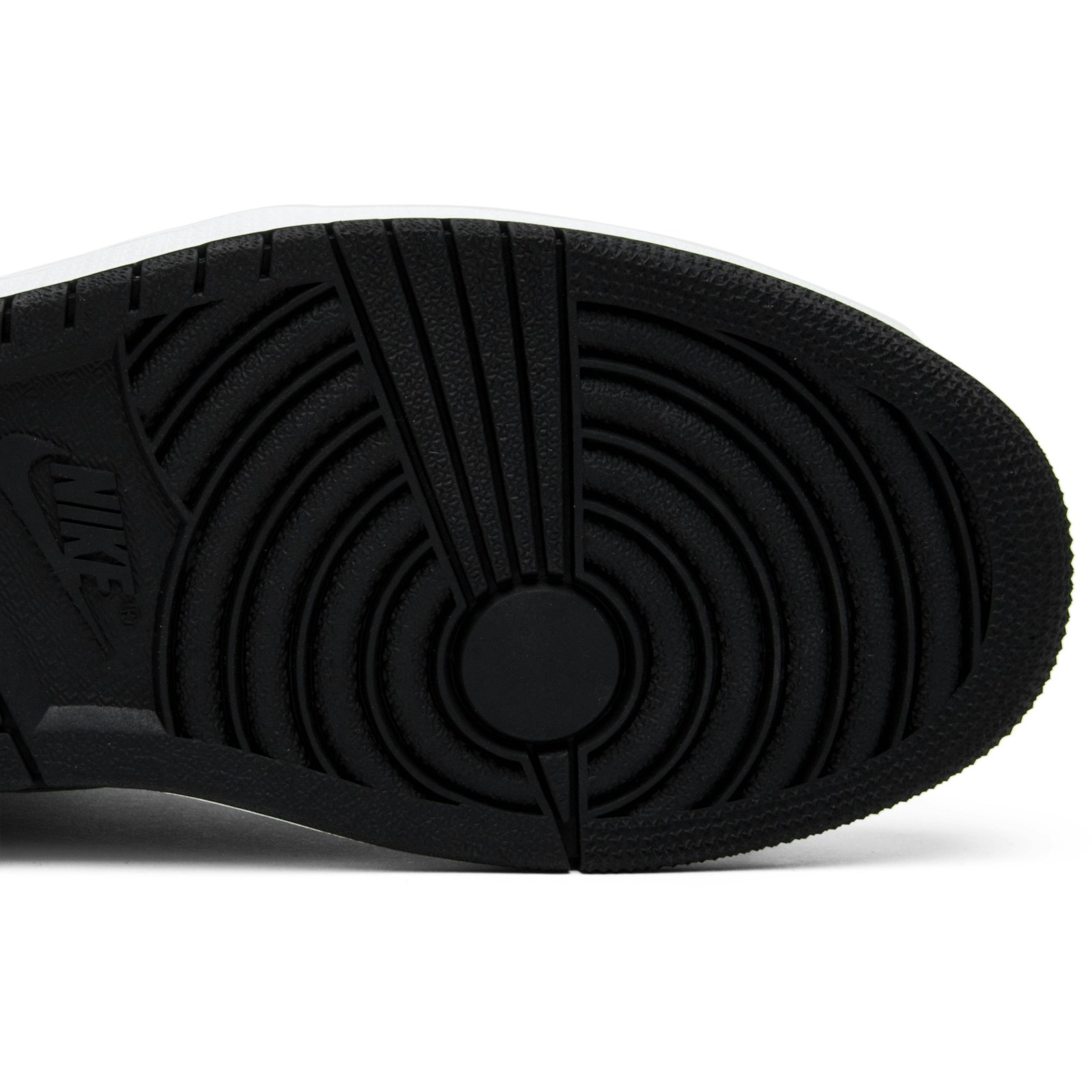 air_jordan_1_retro_high_og__shadow__2018_555088_01_4_23385.jpeg