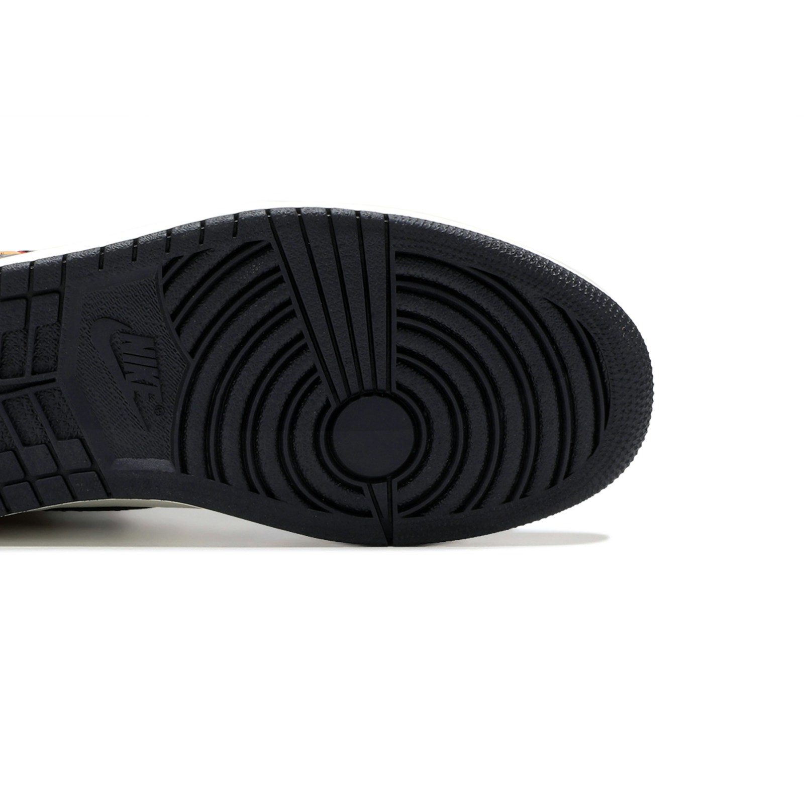 air_jordan_1_retro_high_sb__la_to_chicago__cd6578__4_45806.jpeg