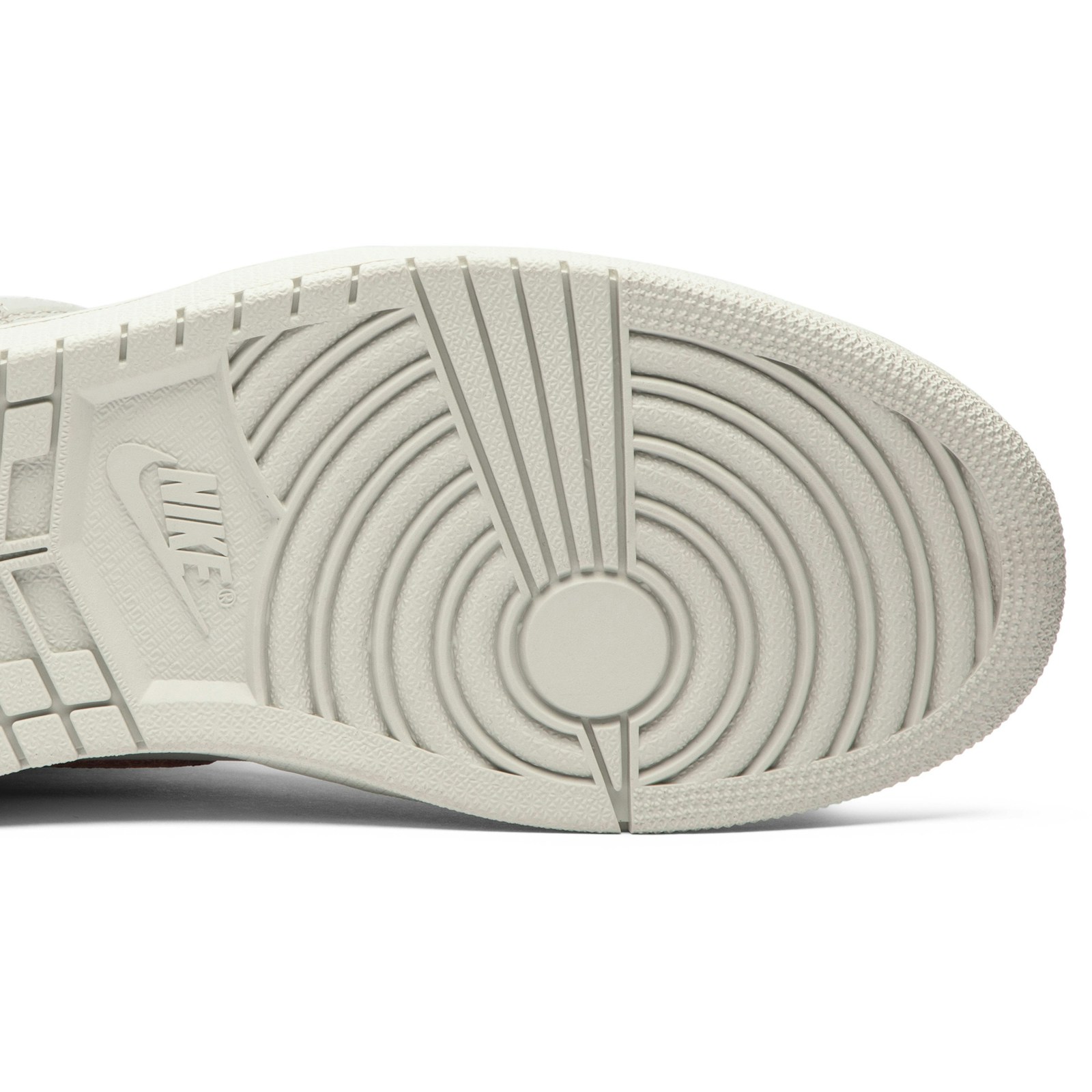 air_jordan_1_retro_high_sb__nyc_to_paris__cd6578_0_4_75.jpeg