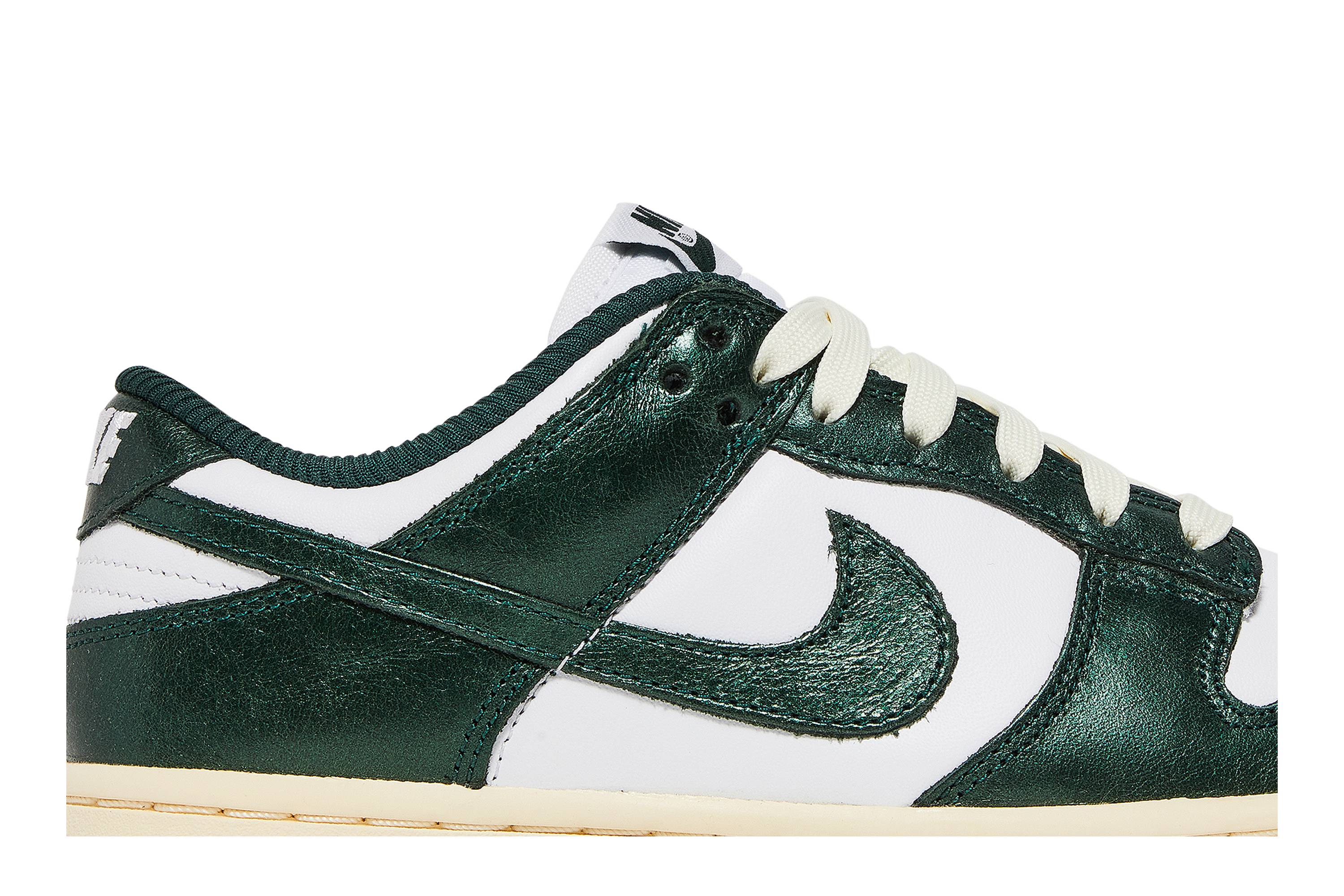 Nike Dunk Low ‘Vintage Green’ DQ8580-100