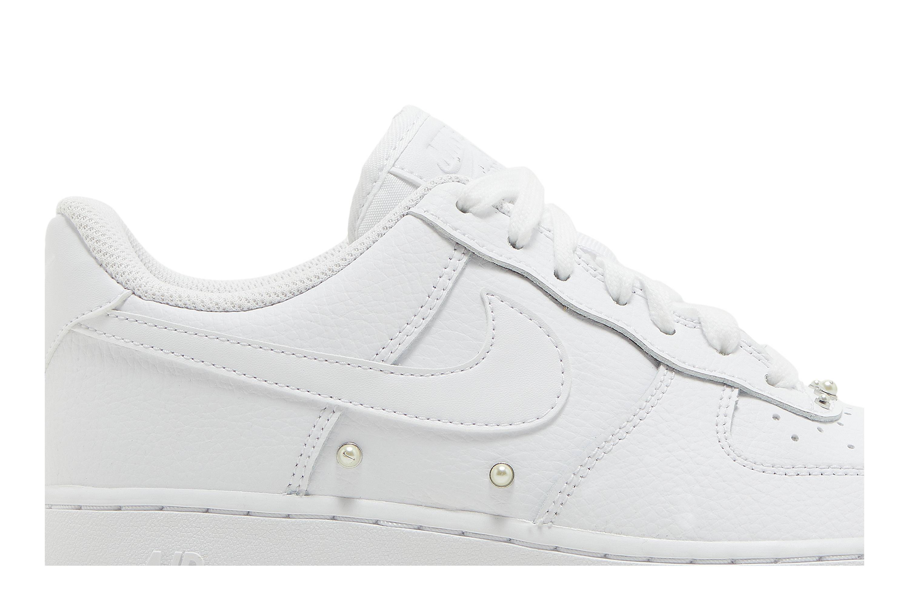 (Women) Nike Air Force 1 ‘Pearl White’ DQ0231-100